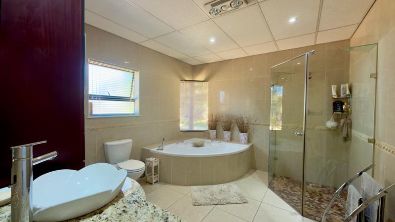 5 Bedroom Property for Sale in Pentagon Park Free State